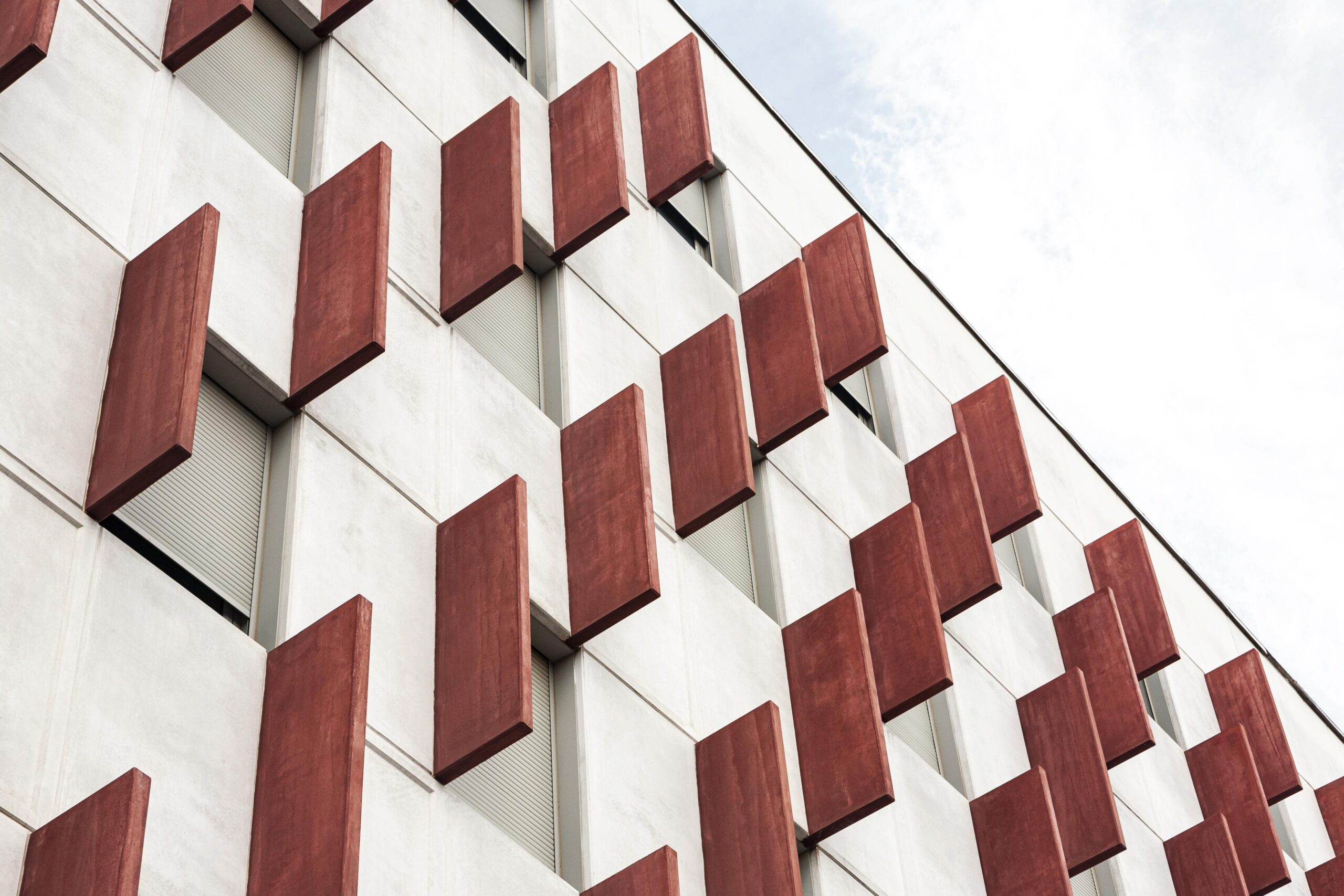 low-angle-city-building - Immo Safe